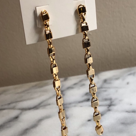 Noir Luxe Chain Drop Earrings - Picture 5 of 6